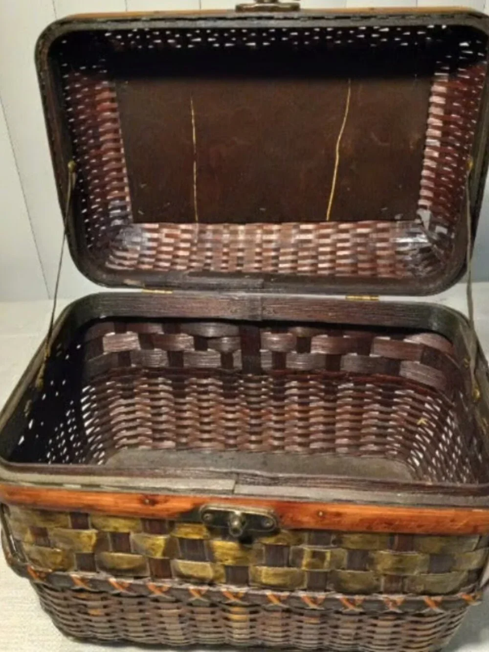 Vintage Brown Wicker Storage Basket with Handles and Closing & Clasp Lid